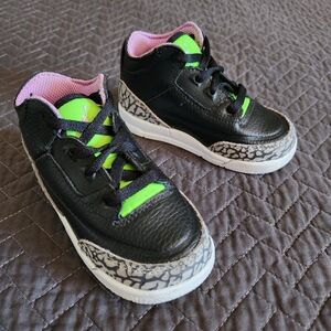 Air Jordan 3 Retro SE Toddler Mid-top Athletic Sneakers Blk/Electric Green Sz 7C